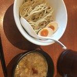 近江熟成醤油ラーメン 十二分屋 - 味玉近江つけめん