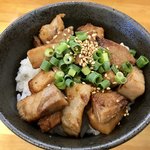 麺屋 しん蔵 - チャーシュー丼 300円