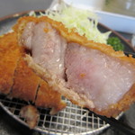 中は淡いピンク色♪