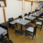 とんかつ 川久 - テーブル席と座敷が有ります♪