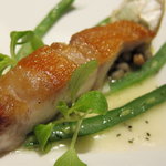 アルジェント - 金目鯛のソテー　イカ墨風味のオルゾ　レモンの香り