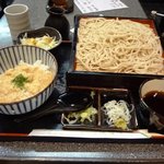 そば処 満留賀 - ミニ麦とろ丼セット880円