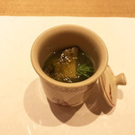 鮓 きずな - 徳島蒸し鮑と青森あおさのり、九十九里浜蛤の出汁で