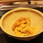 鮓 きずな - 釧路塩水馬糞雲丹、由良黒雲丹