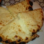 インド料理専門店 クシュクシュ - ２０１８5/11　チーズナン　単品
