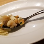 ファリナモーレ - ◆ウドとつぶ貝のパスタを添えて！ カッペリーニって言った方がいいのかな！ ウド・つぶ貝をオリーブオイルで整えた絶品！