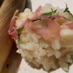 ファリナモーレ - ◆筍のクリームリゾット broil した筍の皮の包みを外すと "ふわっ" と広がる筍の香り！筍の食感・香りと香草の程よい香・生ハムの塩味がもう～絶品！