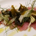 ファリナモーレ - ◆地魚とワカメのマリネ 地魚(イサキ)・ワカメ・セロリ・岡ひじき を 酢・塩・オリーブオイル・ワインに香味野菜で纏めた逸品でした！