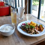 Kamogawa Kafe - 2011/7/8の「日替わりのお昼ごはん」。ドリンクはアイスジャスミンティー。料理はメニュー写真参照。