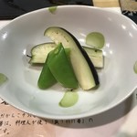 熟成寿司専門店 優雅 - 水なすとスナップエンドウ。
      美味し。