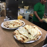 PAK MASALA RESTAURANT - ナン＆ロティ