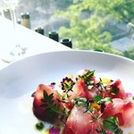 旬菜とワイン、和酒の店 アルヴェル - 日替わり活魚のカルパッチョ