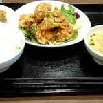 南国酒家 広東麺飯房 - 油淋鶏定食　834円