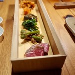 焼肉旬やさい ファンボギ - 白菜キムチ カクテキ ナムル茄子 ニラ 獅子唐 牛肉の自家製生ハム