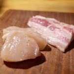 焼肉旬やさい ファンボギ - さくらポークのバラ 鮎魚醤を和えた鶏モモ