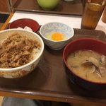 すき家 - 料理写真:牛丼（並）あさり汁たまごセット全景