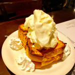隠れ家 - 生クリームたっぷりのハニートースト