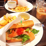 Botanical Garden SARU CAFE - 