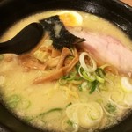 元祖札幌や - スープは白味噌の風味がたっているのが良い