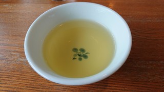 Kuimono Ya Ra Neju - そば茶は無料です。