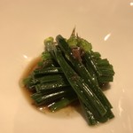 一碗水 - 白灼韮花(花ニラの湯引き)