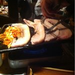 韓サラン - テーブルでお肉を切ってくれます！