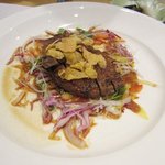 ステーキ（白い皿）