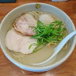 臥龍 - 鶏チャーシュー麺＋味玉