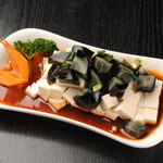 Ippin Hinabe - ピータン豆腐の和え物--皮蛋豆腐