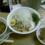 よなや - 醤油つけ麺とチャーシュー丼