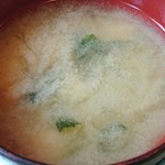 洋食屋 もりもり - 洋食屋 もりもり ＠森下 ランチ ビーフシチューAに付く豆腐と若芽の味噌汁
