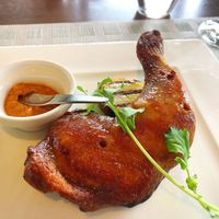 The Grill on 30th - 鶏腿肉をロティサリーより,カリースパイス,チミチュリーマスタード。
