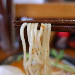 ◯平ラーメン - シムそば（シム辛・麺固め）リフトアップ