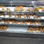 朝山製パン - パン屋さんの商品の一部；後は現地で！