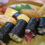 Aji Sushi - 握り5巻+稲荷１+鉄火2+カッパ2