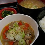 駒ヶ岳サービスエリア（上り） フードコート - もつ煮定食(670円)