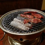 炭火ホルモン 焼肉 金丸 - 