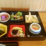 召膳 無苦庵 - 六切り松花堂弁当