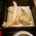 召膳 無苦庵 - 六切り松花堂弁当の天ぷら