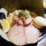 九十九里煮干つけ麺 志奈田 - 麺の方に綺麗に盛り付けられています