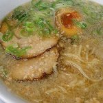 ラーメン まこと屋 - まこと屋　こってり背脂ラーメン（690円）
