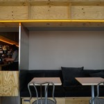 バイ ブック アンド ベッド トウキョウ - Wifiや電源も完備。