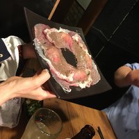 大衆肉酒場 こだわり米 匠 - 炙り寿司 (炙り後)