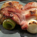 真ゆき - シャポー鶏ネギま．赤身の強い肉は，絶妙の歯ごたえと強いうまみ．
