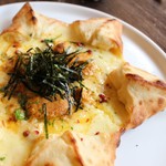 Sea urchin parmanova pizza
