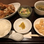 福龍園 - サービスランチ(油淋鶏)¥880