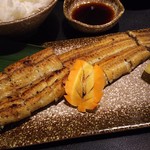 Unacho - 1805_Unacho-うな兆-_うなぎ白焼き＠175,000Rp +セット(白飯、茶わん蒸し、吸い物、漬物)＠25,000Rp 身がふっくらしていて美味しい！山葵とも合う！