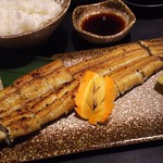 Unacho - 1805_Unacho-うな兆-_うなぎ白焼き＠175,000Rp +セット(白飯、茶わん蒸し、吸い物、漬物)＠25,000Rp 身がふっくらしていて美味しい！山葵とも合う！ 茶わん蒸しだけがもう一つ…