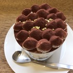 マノ カフェ - ティラミスパフェ 700円(税込)