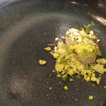 Les Ambassadeurs - 60℃火入れのタコ、アボカドとオリーブオイルのパウダー、わさびのソース